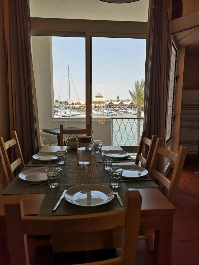 The Marina Plaza Apartment Виламура Екстериор снимка