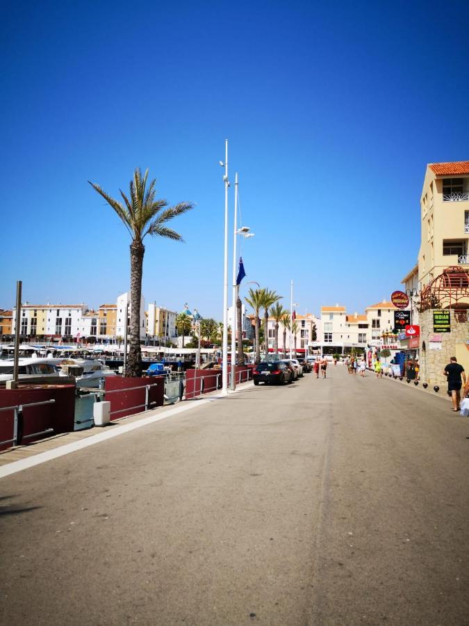 The Marina Plaza Apartment Виламура Екстериор снимка