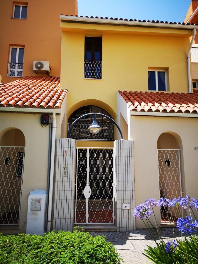 The Marina Plaza Apartment Виламура Екстериор снимка